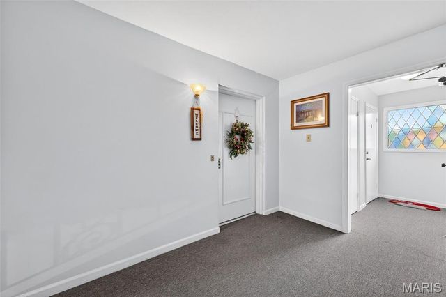 4294 Chateau De Ville Drive H, St Louis, MO 63129