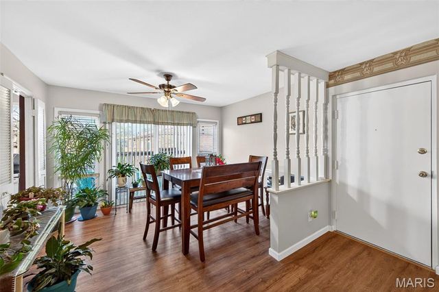 4294 Chateau De Ville Drive H, St Louis, MO 63129