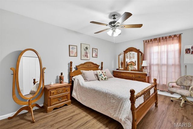 4294 Chateau De Ville Drive H, St Louis, MO 63129