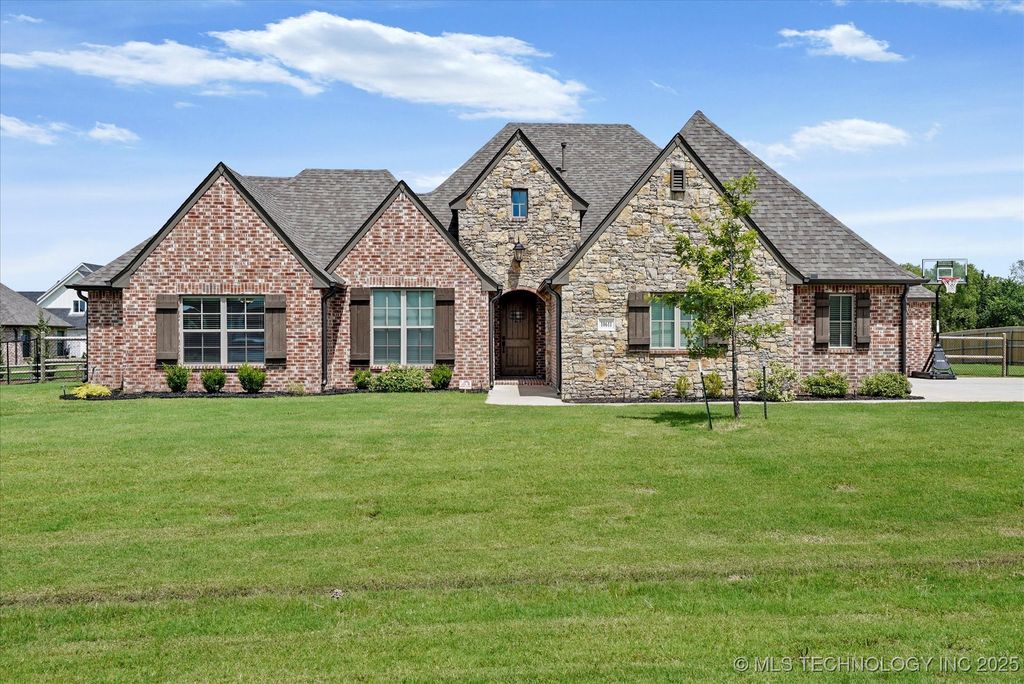 10611 N 159th East Avenue, Owasso, OK 74055