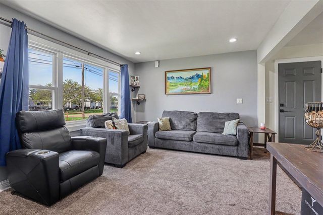 67 Gaines Street, Grand Rapids, MI 49548