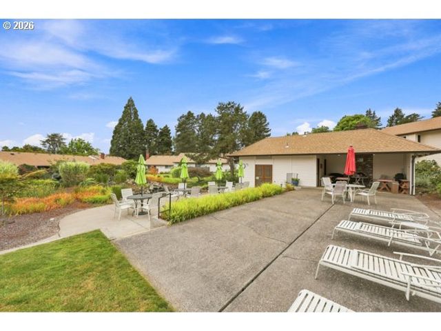 15100 Sw CROWN Dr 1, King City, OR 97224