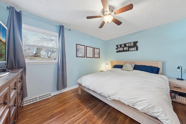 937 4th Avenue E, Shakopee, MN 55379