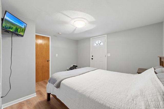 937 4th Avenue E, Shakopee, MN 55379