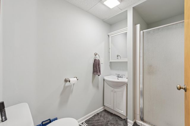 937 4th Avenue E, Shakopee, MN 55379