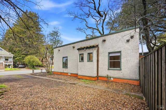 220 Carrillo St, Santa Rosa, CA 95401