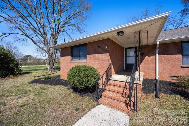 102 STEWART Street NW, Concord, NC 28027