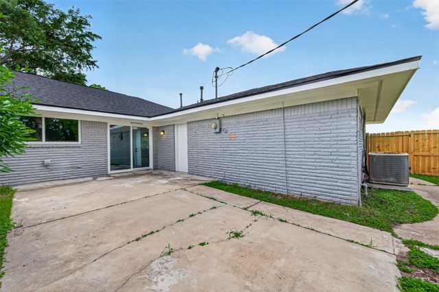 11903 Atwell Drive, Houston, TX 77035