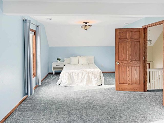 1564 PLUMMER STREET, Oshkosh, WI 54902