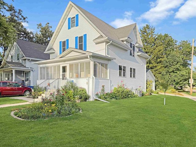 1564 PLUMMER STREET, Oshkosh, WI 54902
