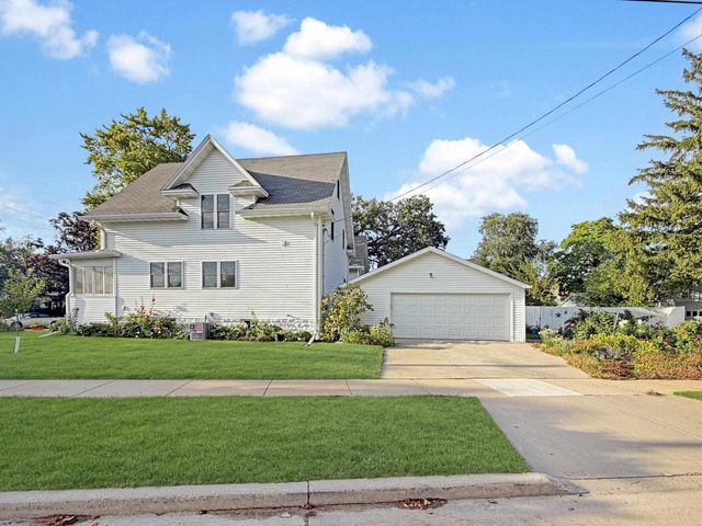 1564 PLUMMER STREET, Oshkosh, WI 54902