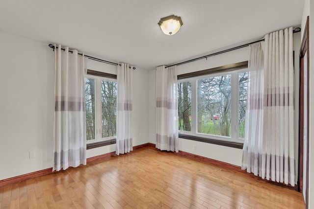 8408 N Lake DRIVE, Fox Point, WI 53217