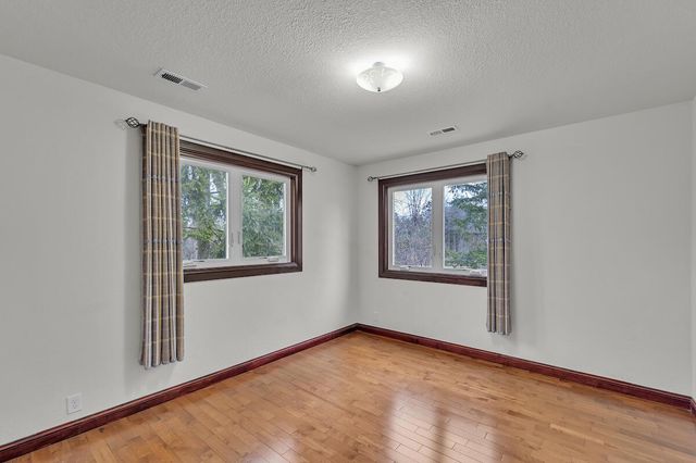 8408 N Lake DRIVE, Fox Point, WI 53217