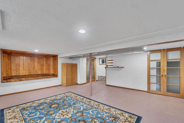 8408 N Lake DRIVE, Fox Point, WI 53217