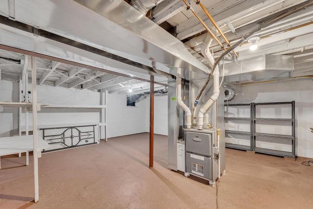 8408 N Lake DRIVE, Fox Point, WI 53217