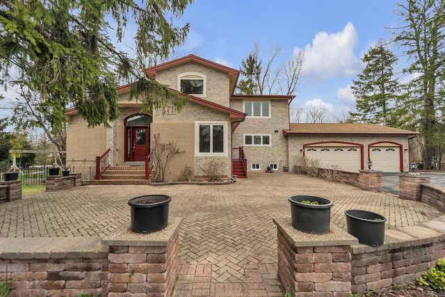 8408 N Lake DRIVE, Fox Point, WI 53217