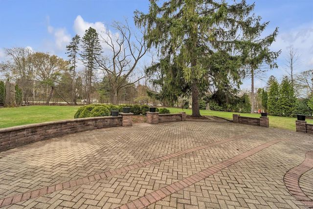 8408 N Lake DRIVE, Fox Point, WI 53217