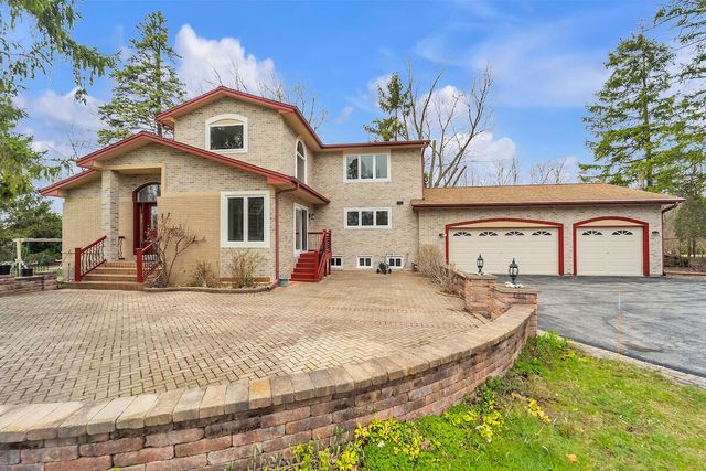 8408 N Lake DRIVE, Fox Point, WI 53217