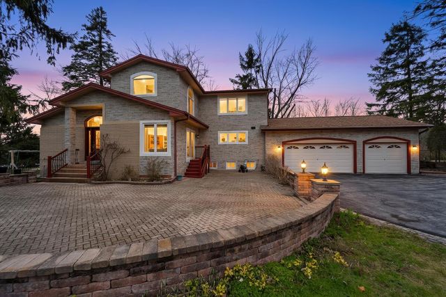 8408 N Lake DRIVE, Fox Point, WI 53217