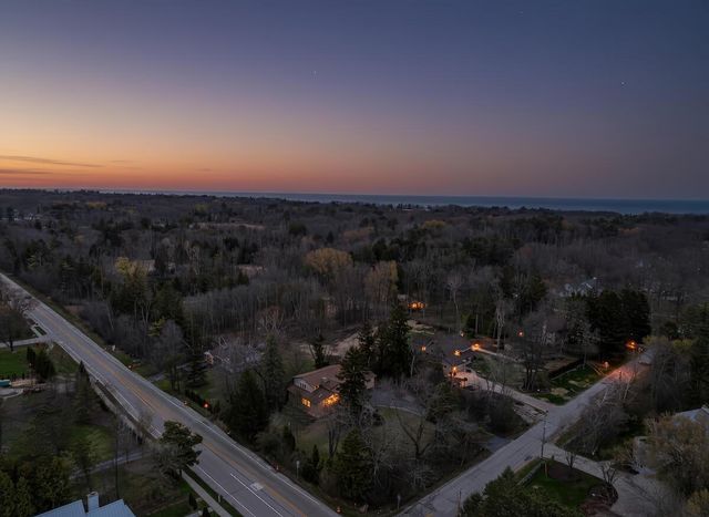 8408 N Lake DRIVE, Fox Point, WI 53217