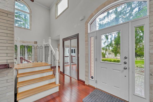 8408 N Lake DRIVE, Fox Point, WI 53217