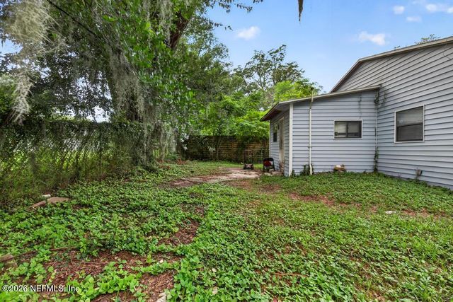 2054 THOMAS Court, Jacksonville, FL 32207