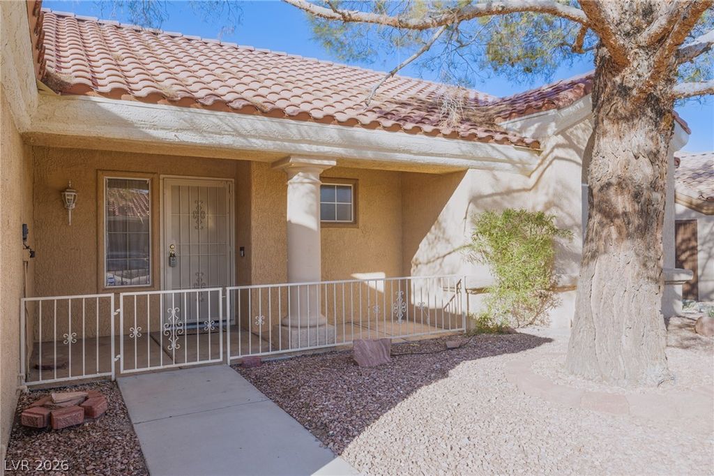 8520 Waycross Drive, Las Vegas, NV 89134 — photo 2