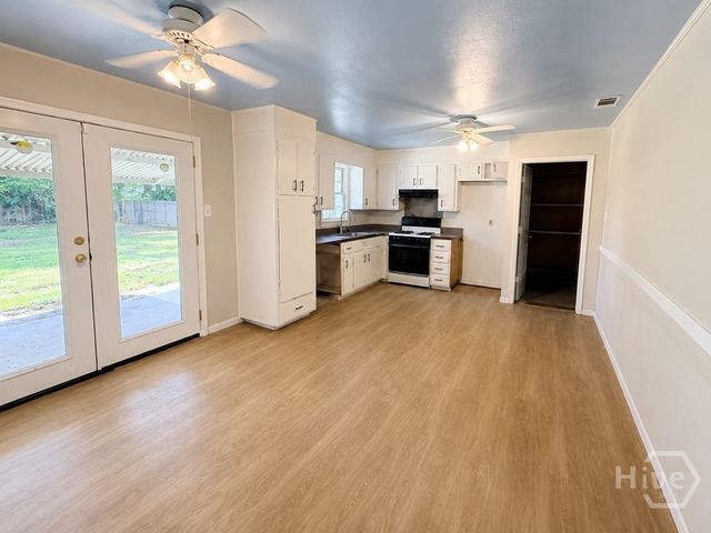 508 Red Oak Drive, Savannah, GA 31419