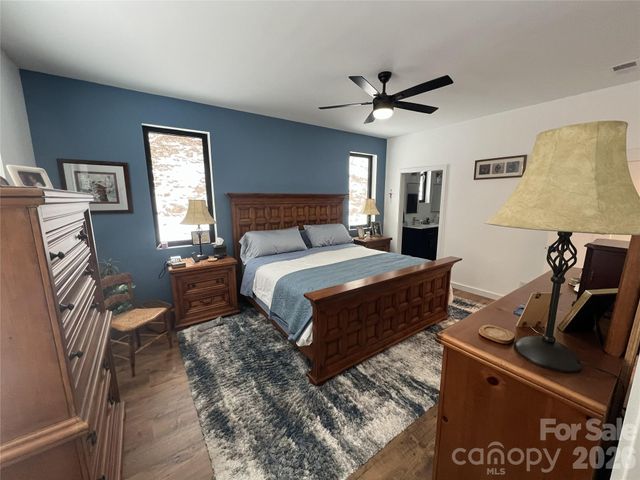 95 W Round Top Road, Bryson City, NC 28713