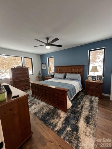 95 W Round Top Road, Bryson City, NC 28713