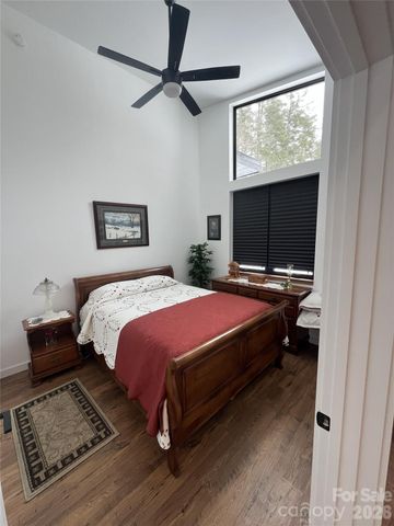 95 W Round Top Road, Bryson City, NC 28713