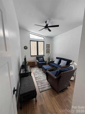 95 W Round Top Road, Bryson City, NC 28713