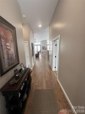 95 W Round Top Road, Bryson City, NC 28713