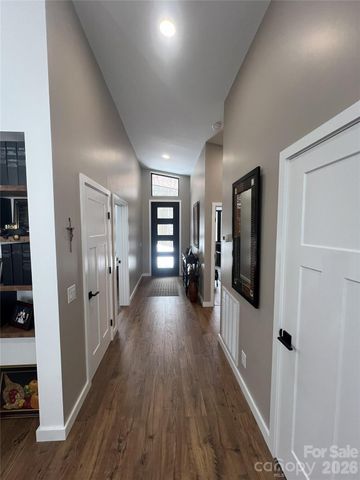 95 W Round Top Road, Bryson City, NC 28713