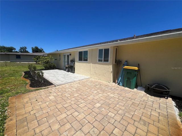650 HARTFORD DRIVE NW, Port Charlotte, FL 33952