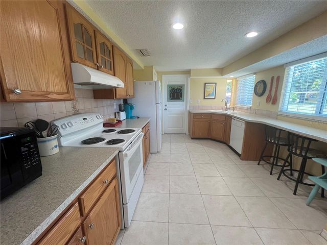 650 HARTFORD DRIVE NW, Port Charlotte, FL 33952