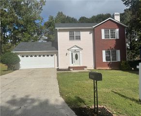 2151 Cresentview Dr, Lawrenceville, GA 30044