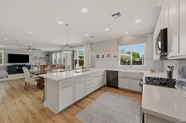 124 Shubin Way, Vacaville, CA 95687