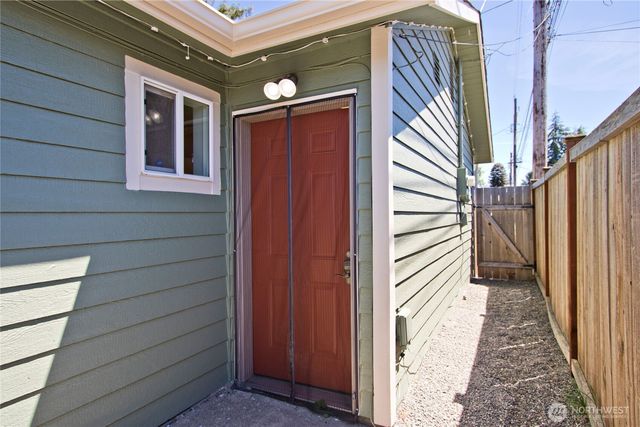 5910 E J Street, Tacoma, WA 98404