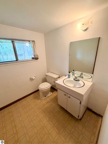 53598 Franklin Drive, Shelby Township, MI 48316