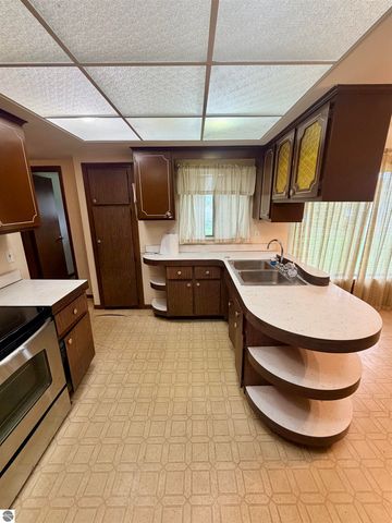 53598 Franklin Drive, Shelby Township, MI 48316