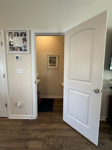 8074 Logan Dr, La Vergne, TN 37086