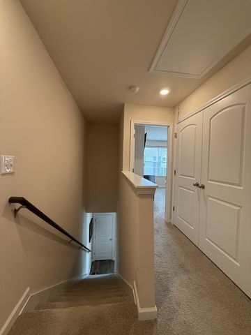 8074 Logan Dr, La Vergne, TN 37086