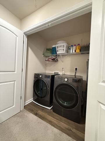 8074 Logan Dr, La Vergne, TN 37086