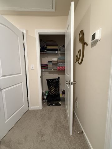 8074 Logan Dr, La Vergne, TN 37086