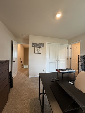 8074 Logan Dr, La Vergne, TN 37086