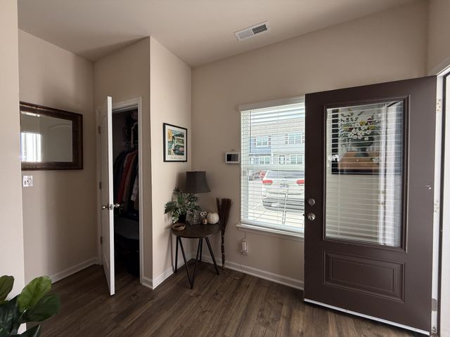 8074 Logan Dr, La Vergne, TN 37086