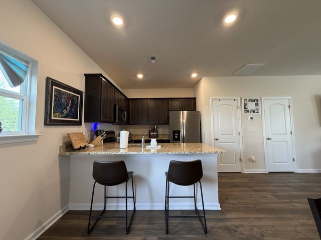 8074 Logan Dr, La Vergne, TN 37086