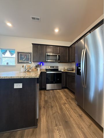 8074 Logan Dr, La Vergne, TN 37086