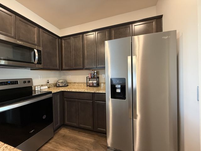 8074 Logan Dr, La Vergne, TN 37086